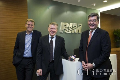 RIM��˾��̫�^(q��)�߼�(j��)������Urpo Karjalainen���� (�D��) �� RIM�Ї�(gu��)�^(q��)�����x��(gu��)����� (�D��) �� ��RIM�Ї�(gu��)�^(q��)�N(xi��o)�۸����ü恆̫�^(q��)���ϠI(y��ng)�N(xi��o)������Alex Lambeek���� (�D��)